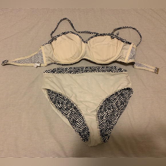 2 Bikini Sets, Plus Bonus Top - Picture 2 of 9